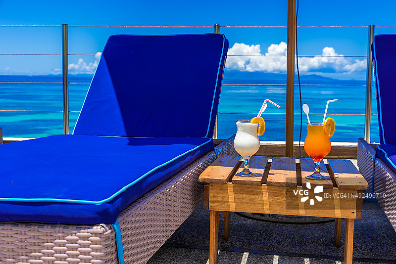 热带地区的异域风情鸡尾酒图片素材