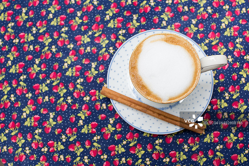 一杯卡布奇诺图片素材