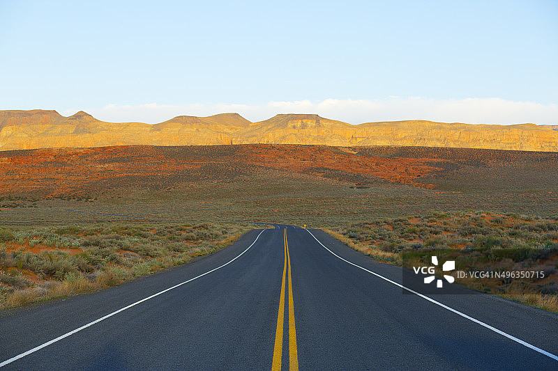 沙漠公路图片素材