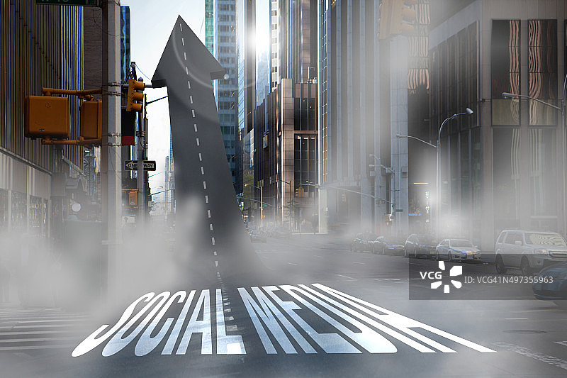 社交媒体与道路转变为箭头图片素材