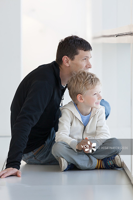 机场里的家庭图片素材