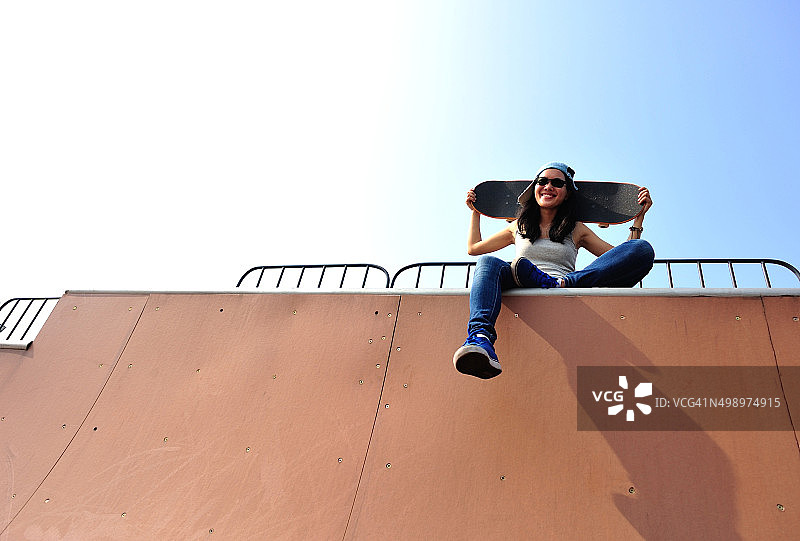 滑板运动员图片素材