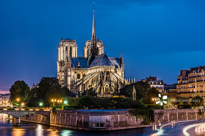 巴黎圣母院夜景图片素材