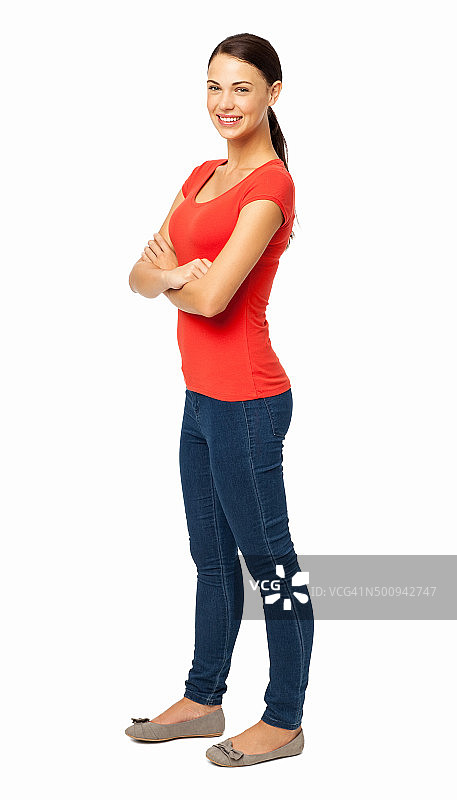女人双手交叉站在白色背景前图片素材