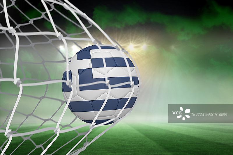 希腊国旗色足球在球网后图片素材
