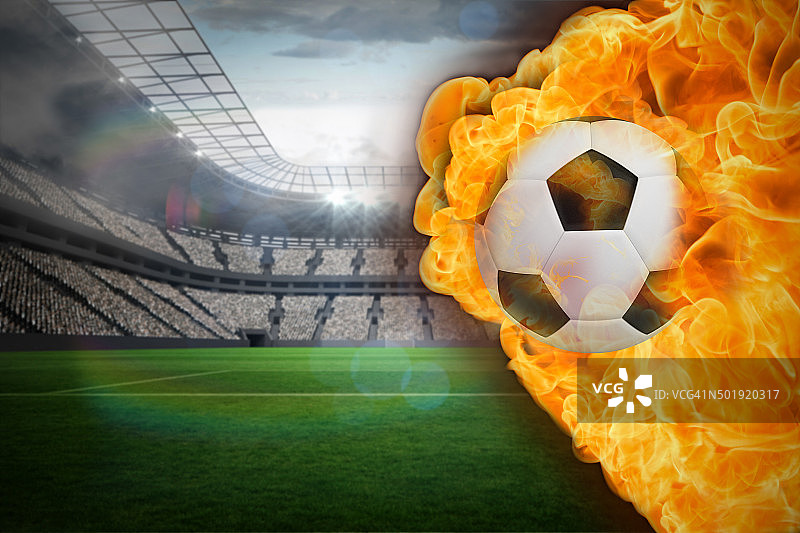 火焰环绕的足球图片素材