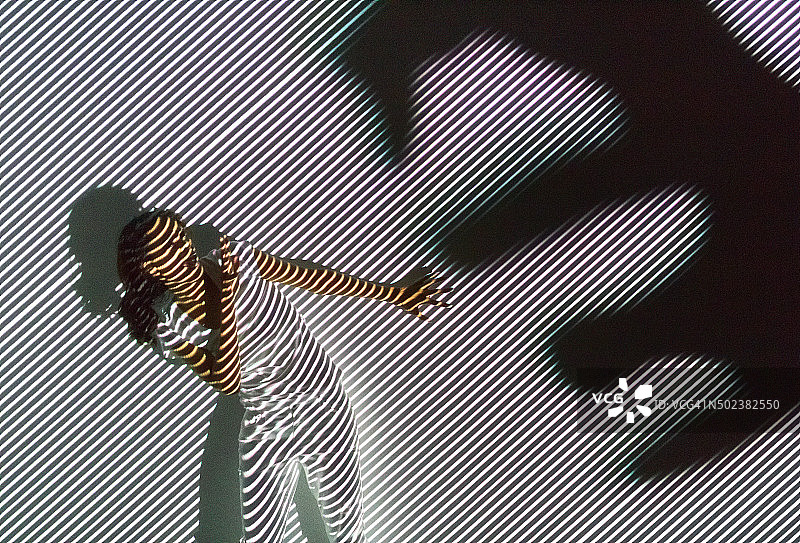 女人害怕手影图片素材