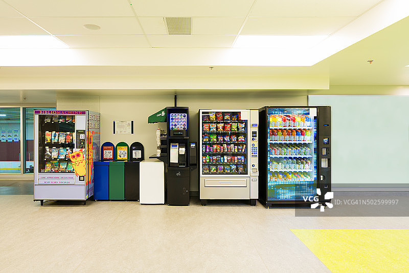 各种自动售货机和垃圾桶图片素材