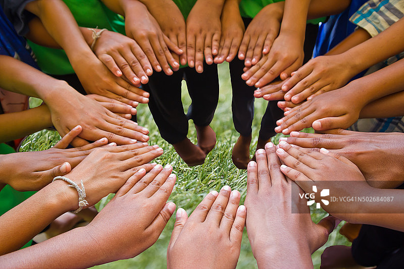 手牵手图片素材