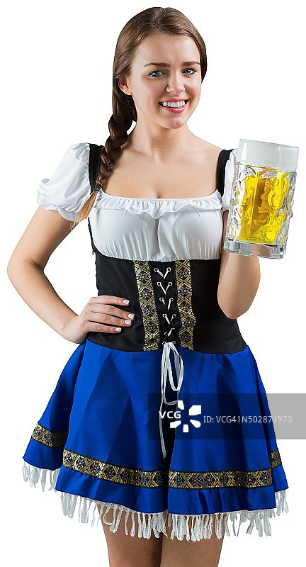 手持啤酒微笑的啤酒节女孩图片素材