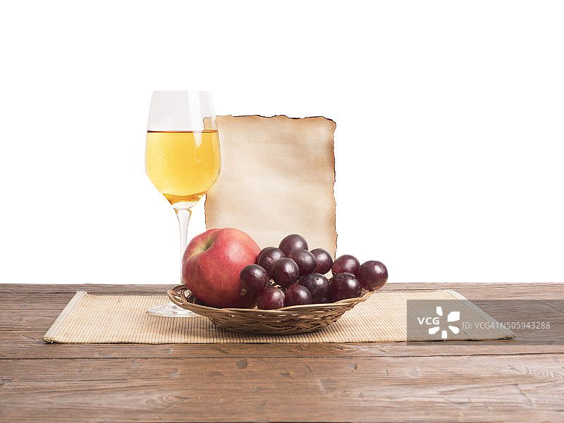 用于文本、葡萄酒杯、木桶的旧纸图片素材