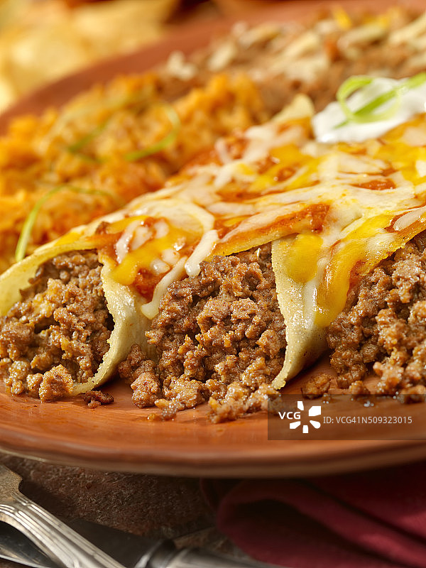 牛肉馅玉米卷饼图片素材