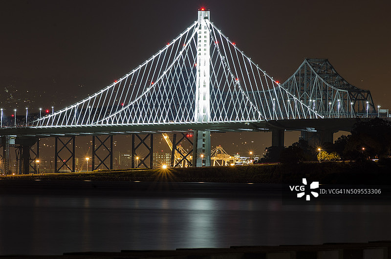 加利福尼亚州旧金山的旧金山-奥克兰海湾大桥图片素材