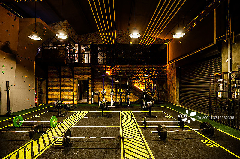 现代大型健身房图片素材
