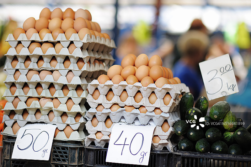 农贸市场上的新鲜鸡蛋图片素材