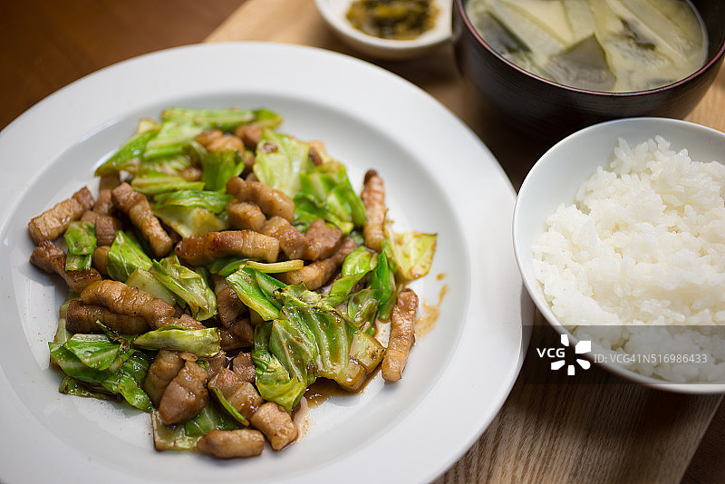 日式中华料理回锅肉图片素材