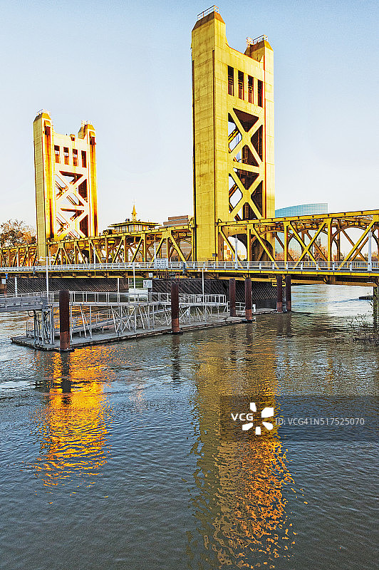 萨克拉门托老城区的伦敦塔桥图片素材