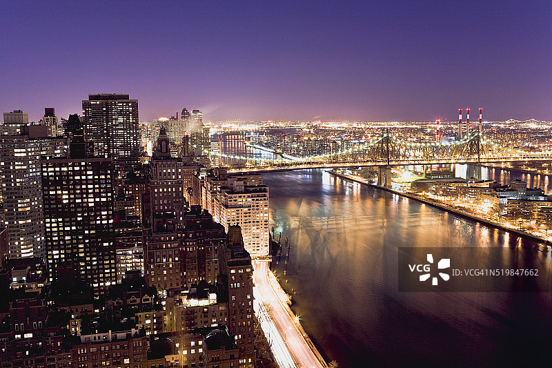 暮色下的纽约市图片素材