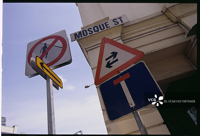 清真寺街边的标志图片素材