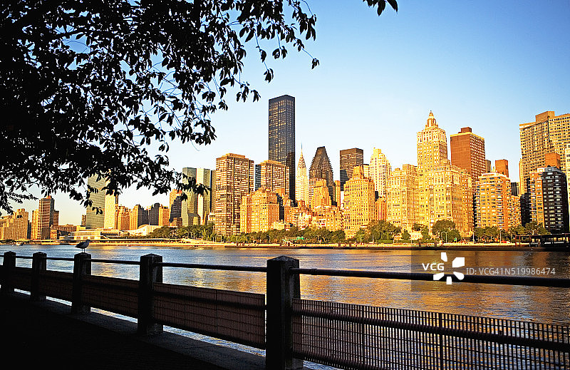 曼哈顿日出天际线图片素材