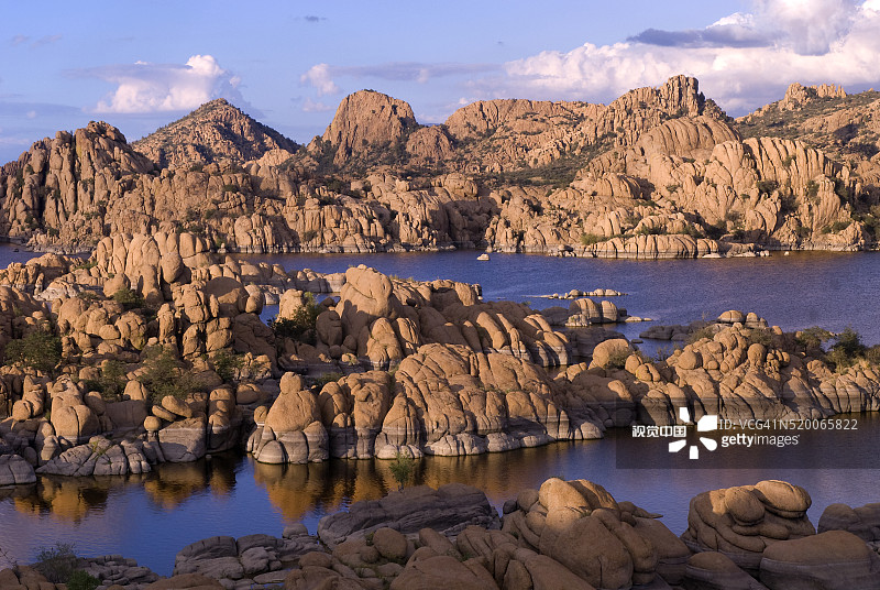 亚利桑那州普雷斯科特附近的沃森湖花岗岩图片素材