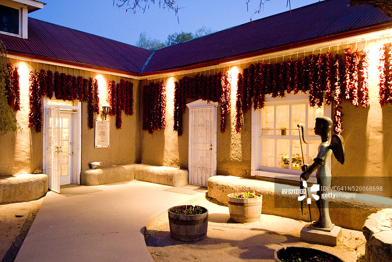 新墨西哥州奇马约的奇马约牧场餐厅入口图片素材