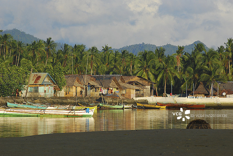 棉兰老岛的滨海小镇图片素材