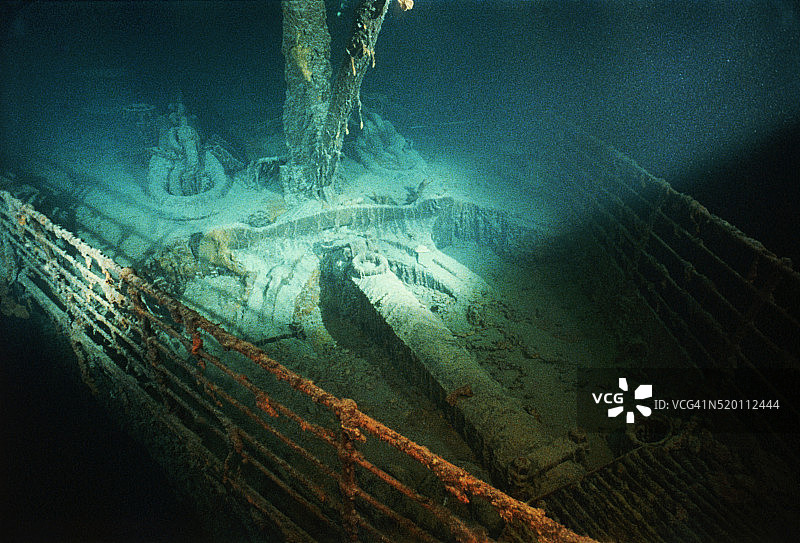 泰坦尼克号残骸的前景图片素材