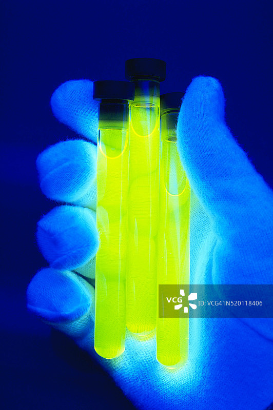 发光的试管图片素材