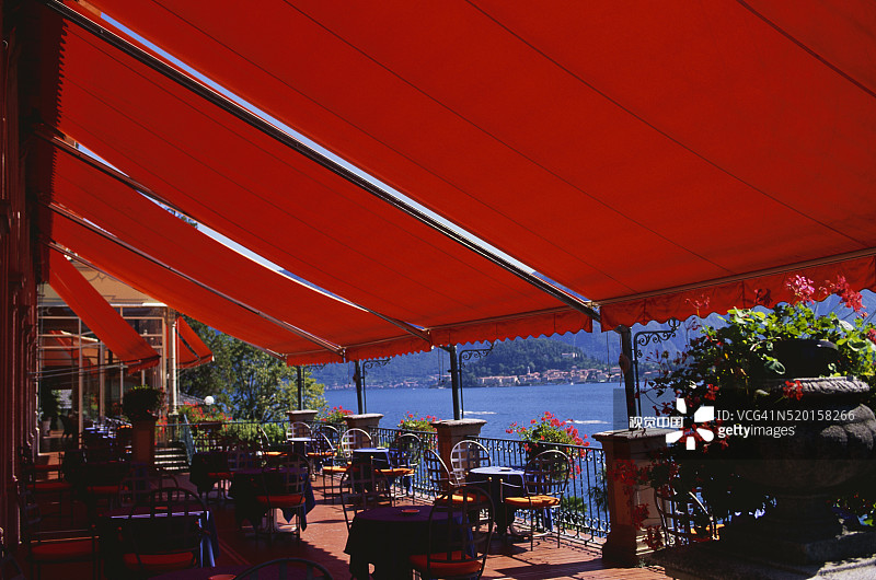 特雷梅佐大酒店的庭院座位图片素材