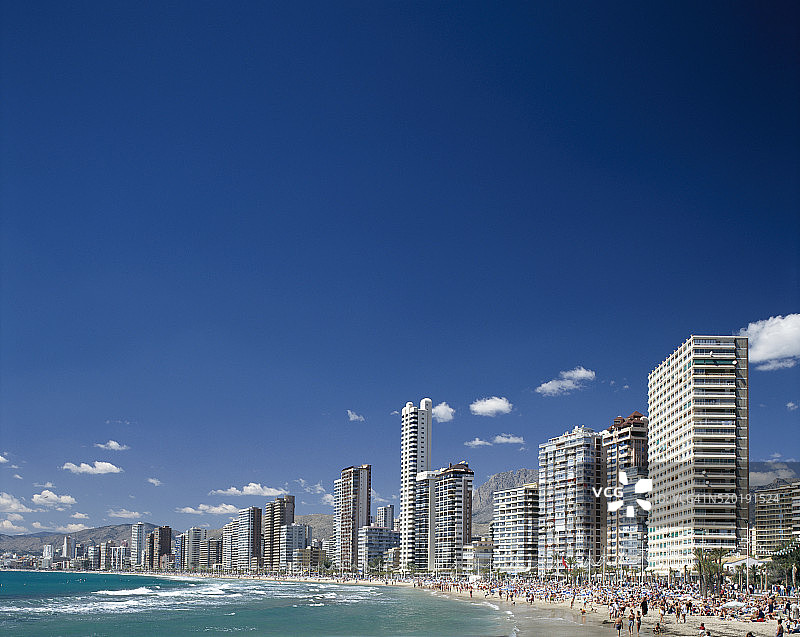 贝尼多姆的莱万特海滩图片素材