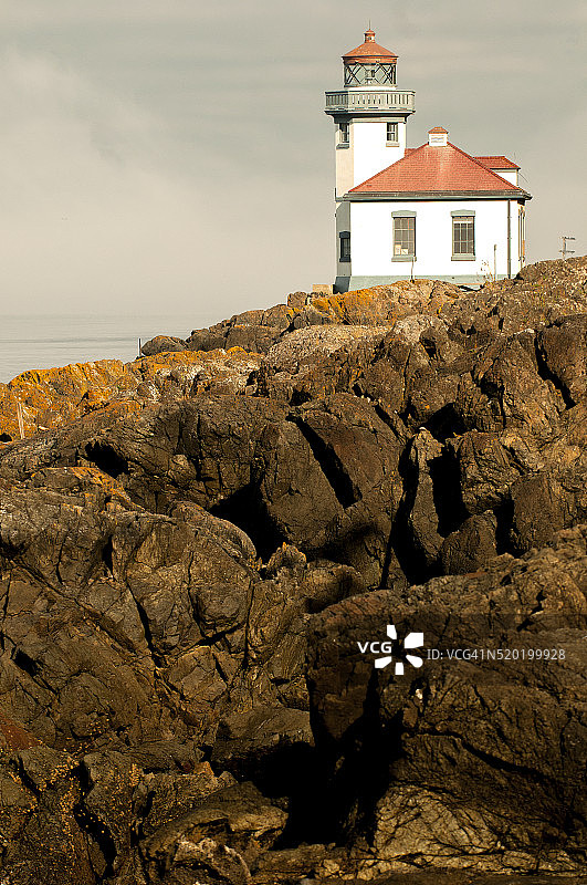 石灰窑点州立公园灯塔，华盛顿州圣胡安岛图片素材