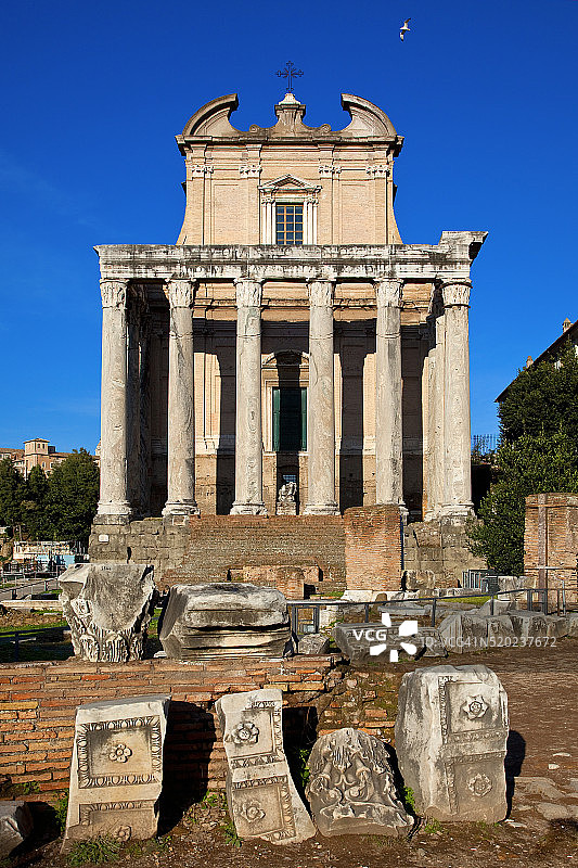 安东尼努斯和福斯蒂娜神庙图片素材