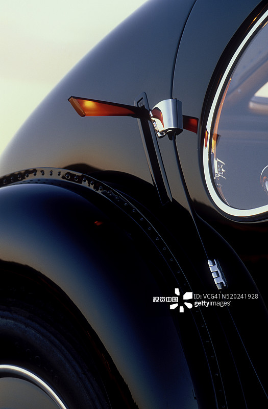 1938年布加迪Type 57SC Atlantic的转向灯图片素材