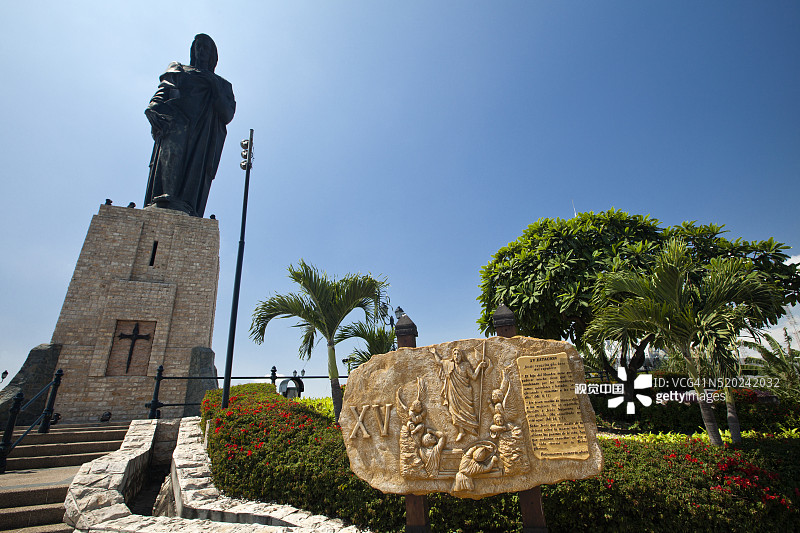 厄瓜多尔瓜亚基尔拉斯佩尼亚斯社区耶稣复活雕像图片素材