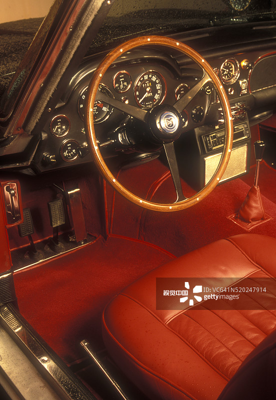 20世纪60年代阿斯顿·马丁DB4内饰图片素材