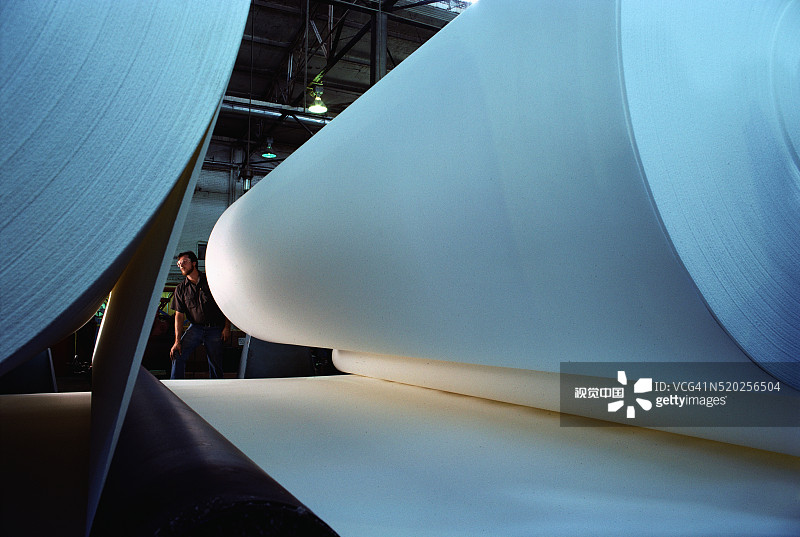 工厂里的纸卷图片素材