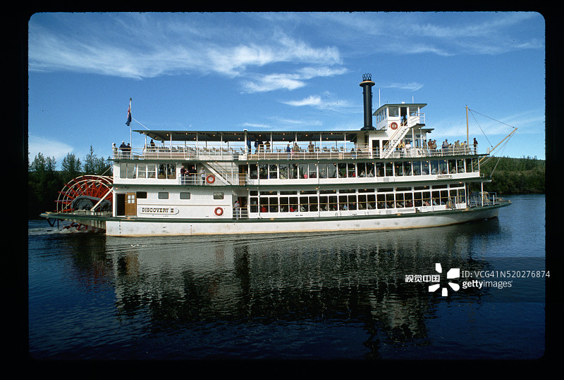 探索三号河船图片素材