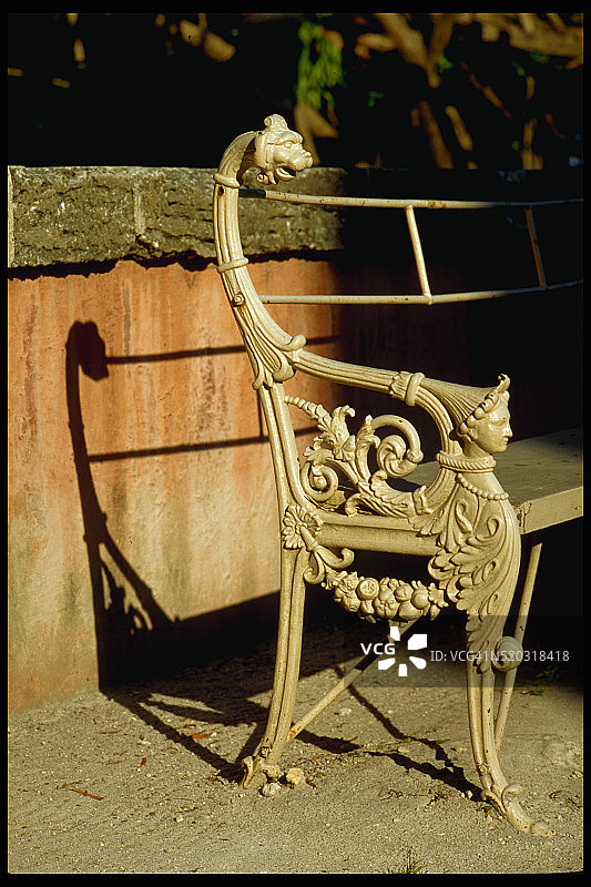 锻铁长椅图片素材