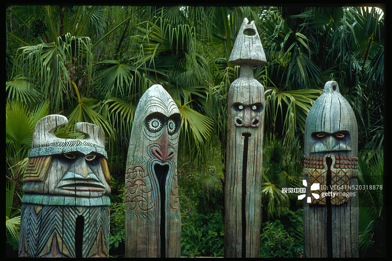 艾波卡特中心的大型木雕图片素材