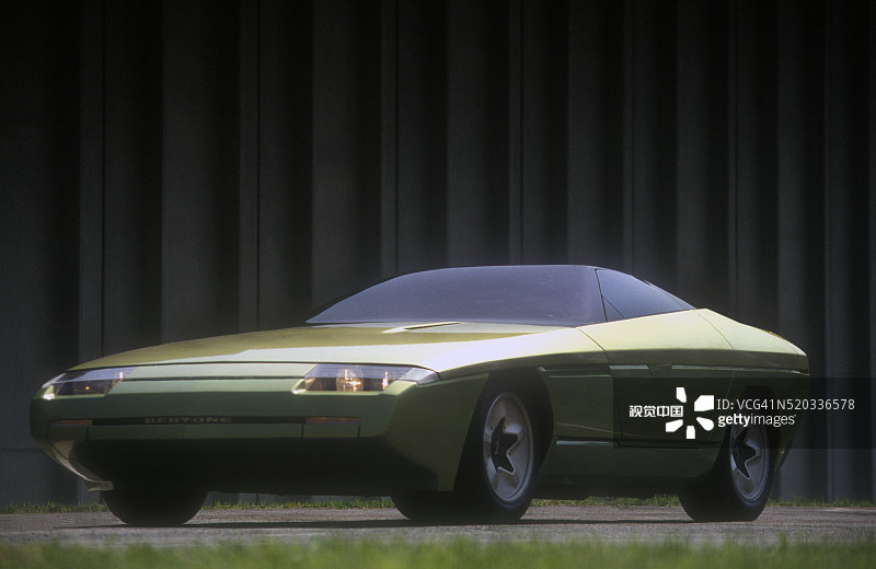 Bertone设计的1984年雪佛兰Corvette Romarro概念车图片素材