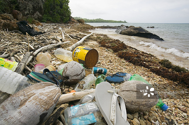 马洛洛岛海滩上的垃圾图片素材