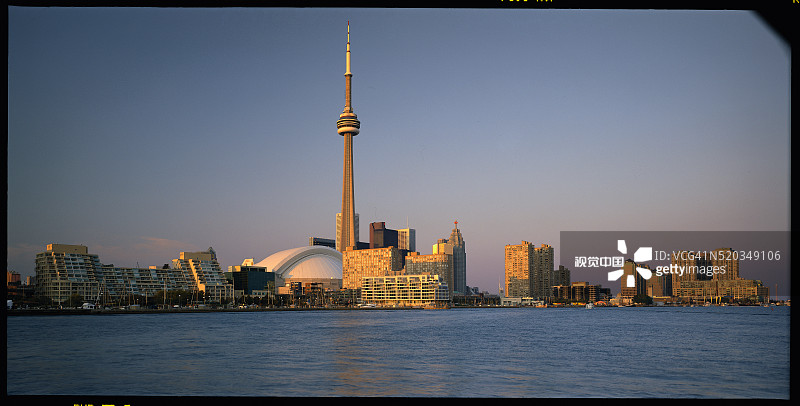 多伦多天际线和安大略湖图片素材