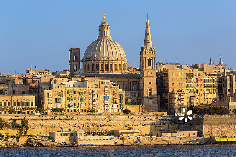 日落时分的马耳他瓦莱塔图片素材