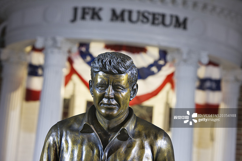 肯尼迪海尼斯博物馆的约翰·肯尼迪雕像图片素材