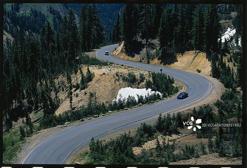 拉森火山国家公园内的道路图片素材