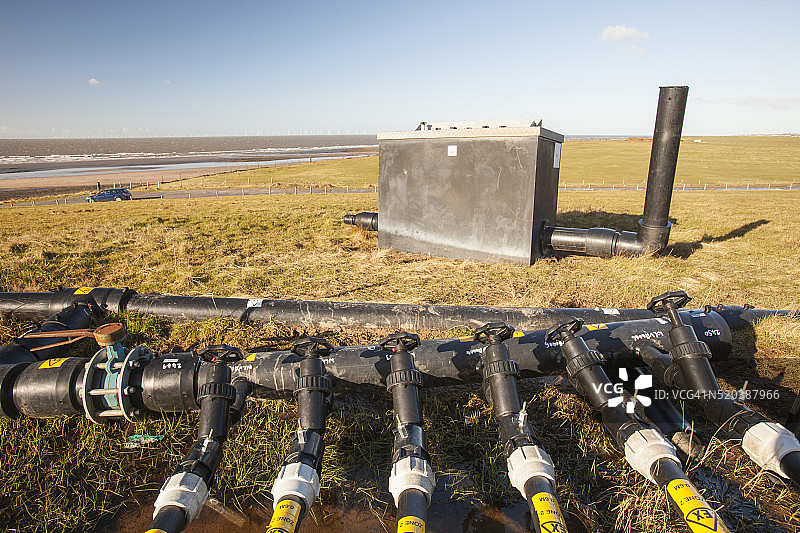 从沃尔尼岛旧垃圾填埋场提取的甲烷为沼气发电机提供动力图片素材