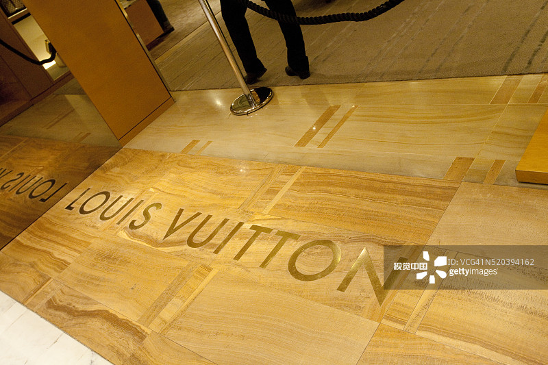 巴黎春天百货路易威登奢侈品区图片素材