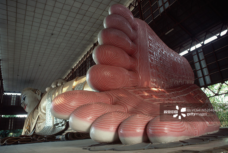 缅甸佛像的足部细节图片素材