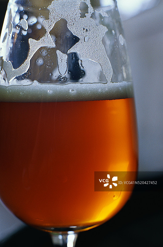 比利时兰比克啤酒杯图片素材